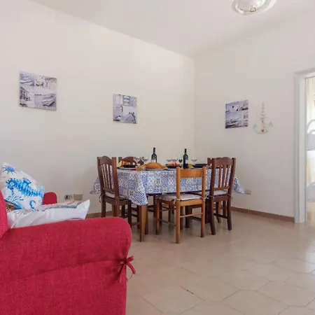 Casa Castiglione With Balcony Torre Lapillo